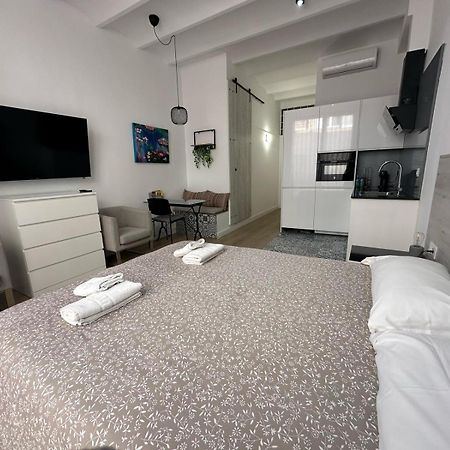 A H Rentals Monet Estudio Винарос Экстерьер фото