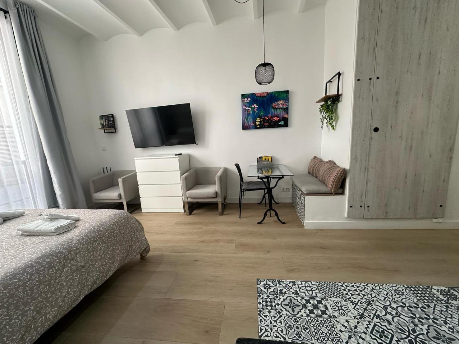 A H Rentals Monet Estudio Винарос Экстерьер фото